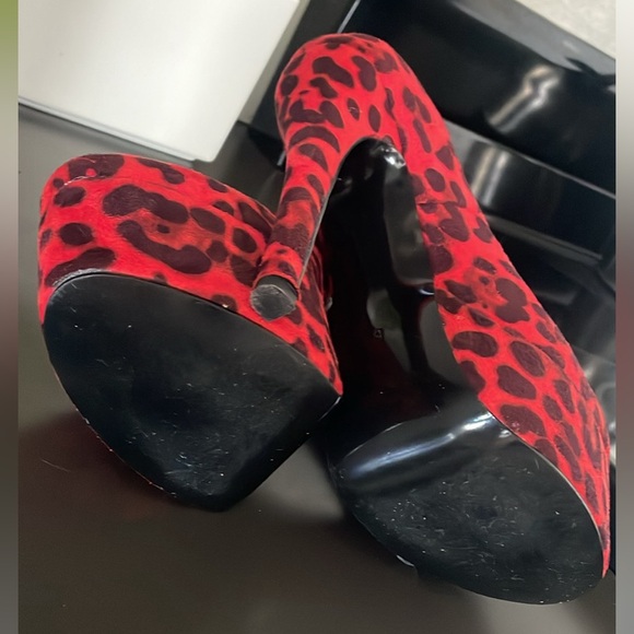 Red Velvet Leopard Pumps - Picture 3 of 5